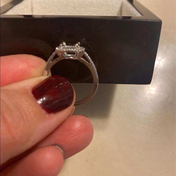 Halo setting - Picture 4 of 4